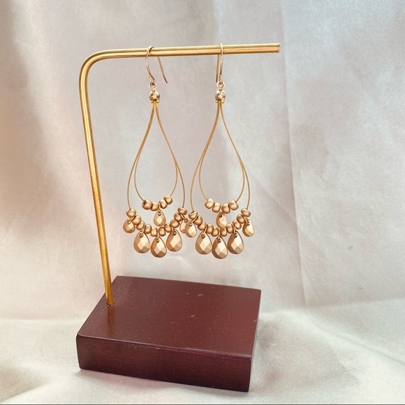 𝗩𝗶𝗻𝘁𝗮𝗴𝗲 Golden Beads Dropping Earrings - Picture 4 of 5